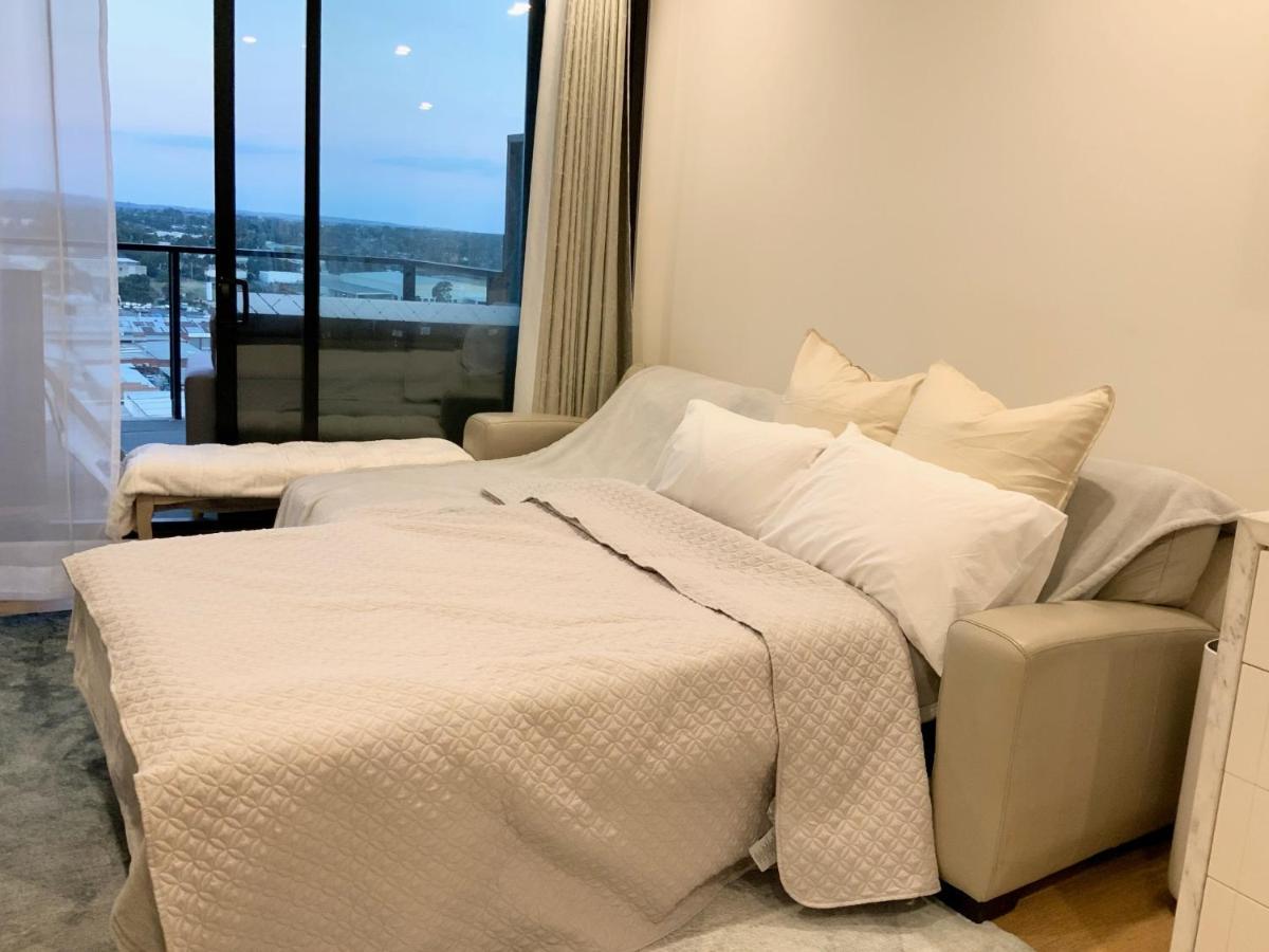 M-City Apartment - Executive Twin King Ensuites - Fully Equipped - Free Parking, Fast Wifi, Smart Tv, Netflix, Complementary Drinks & Amenities - M-City Shopping Centre Clayton 3168 Kültér fotó